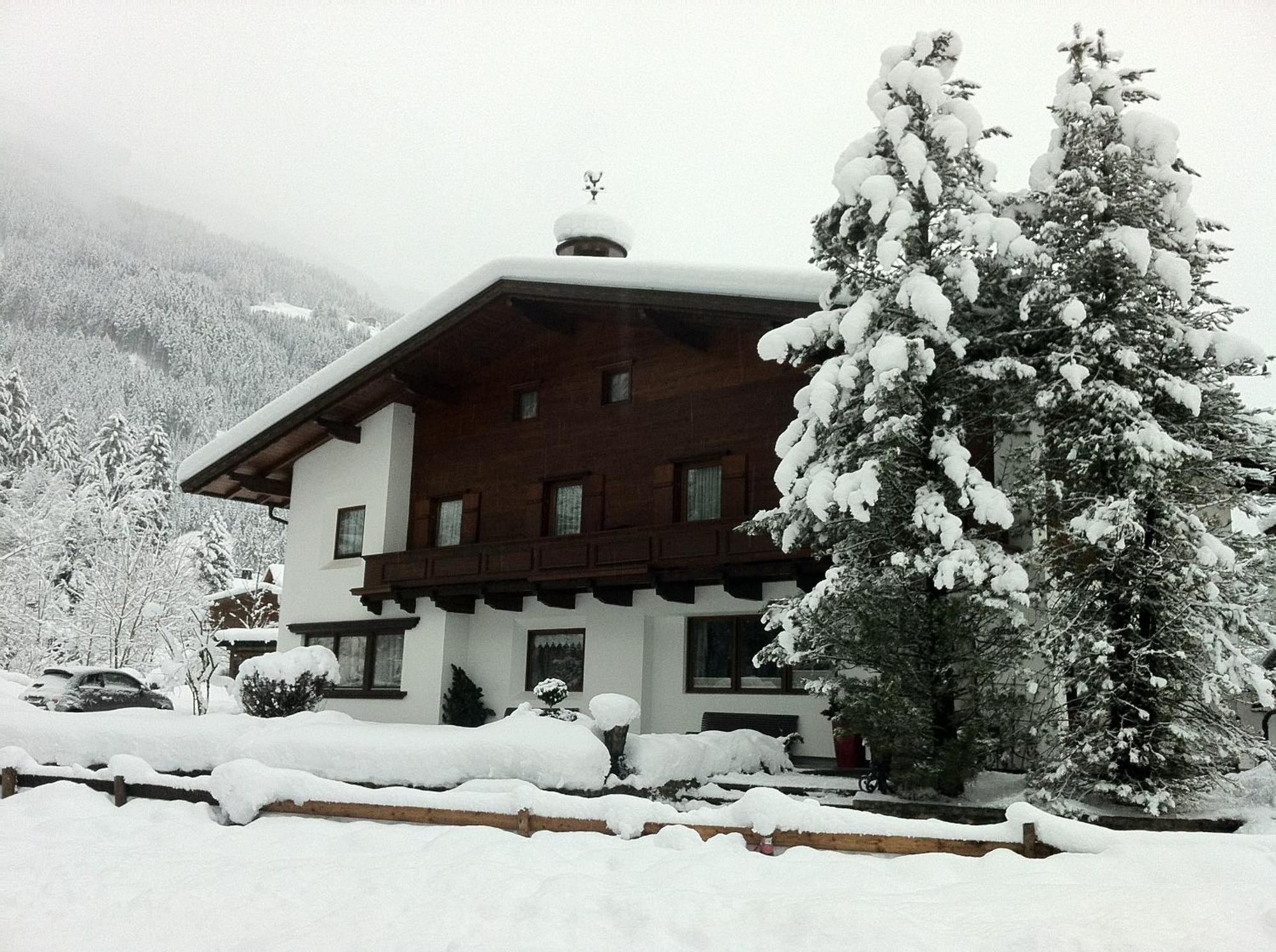 Alpin Hotel Garni Eder - Private Living Mayrhofen Zewnętrze zdjęcie