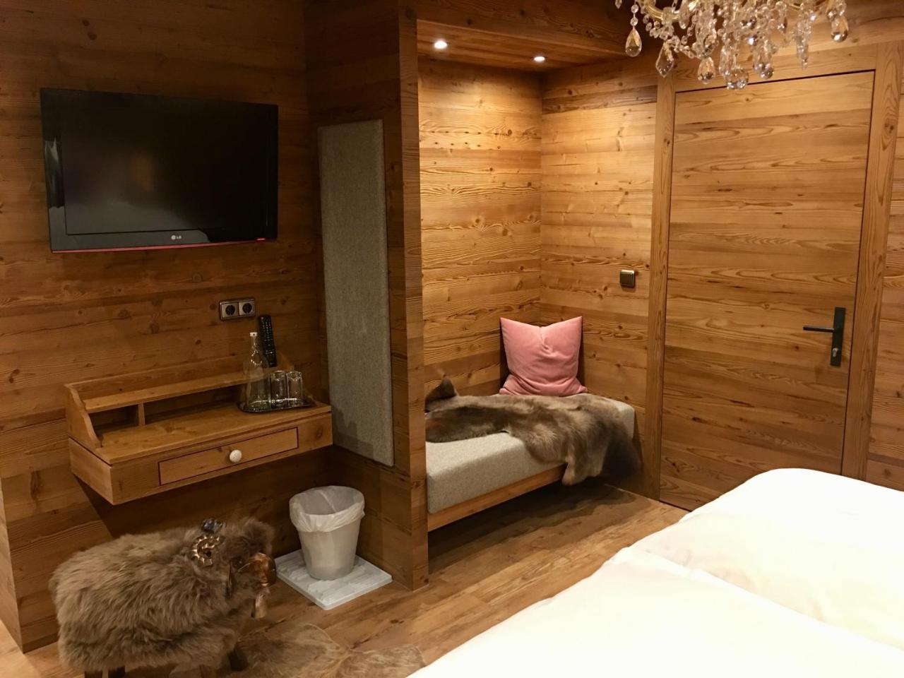 Alpin Hotel Garni Eder - Private Living Mayrhofen Zewnętrze zdjęcie
